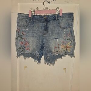 Terra & Sky Floral Embroidered Distressed Denim Shorts Size 18W